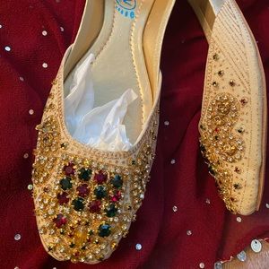 Pakistani khussa shoes